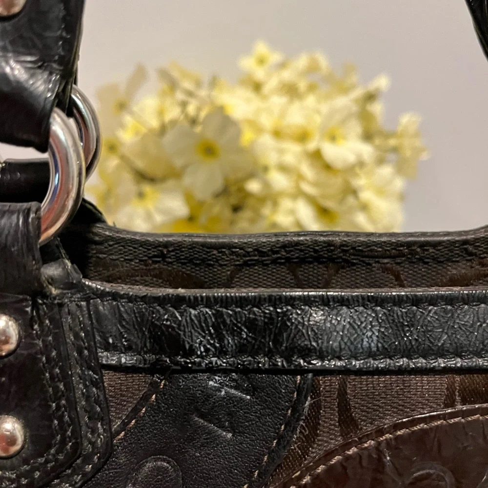 Coach East /West handbag - Picture 8 of 9
